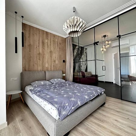 Sea Symphony 3-Bedrooms Lux Apartment Одесса Экстерьер фото