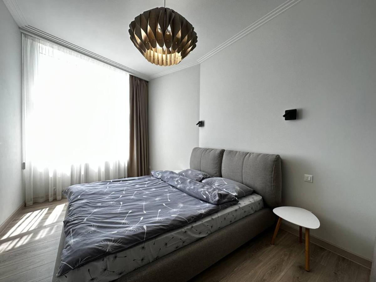 Sea Symphony 3-Bedrooms Lux Apartment Одесса Экстерьер фото