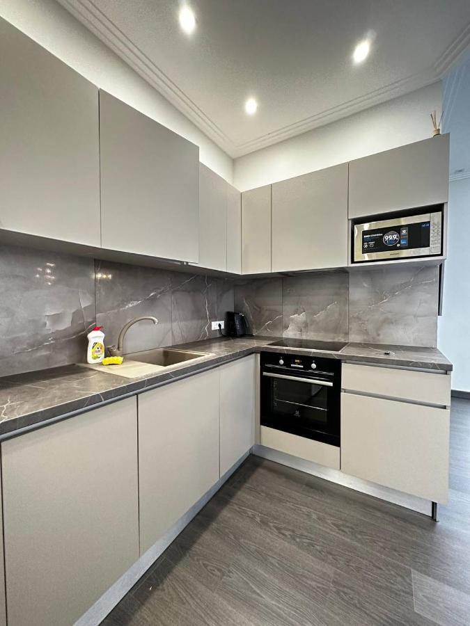 Sea Symphony 3-Bedrooms Lux Apartment Одесса Экстерьер фото
