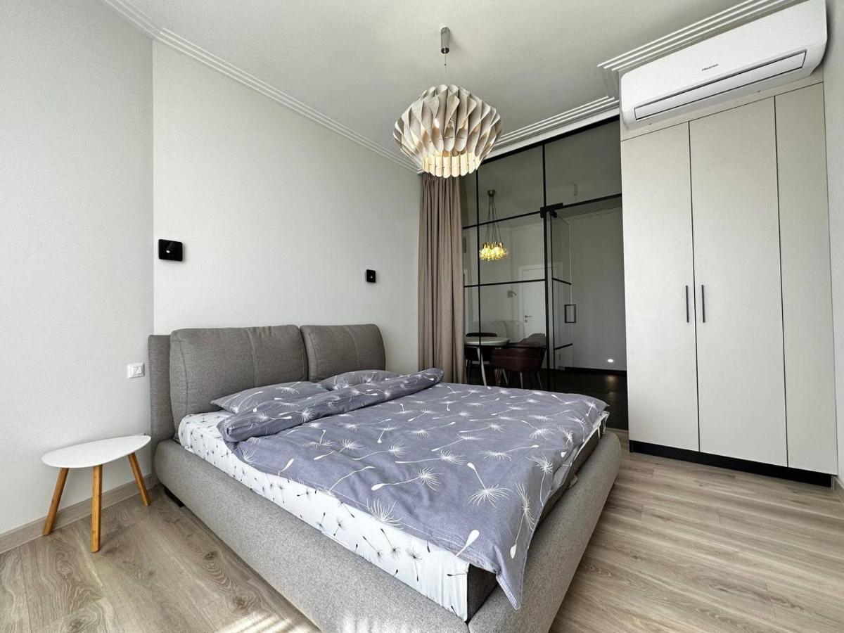 Sea Symphony 3-Bedrooms Lux Apartment Одесса Экстерьер фото