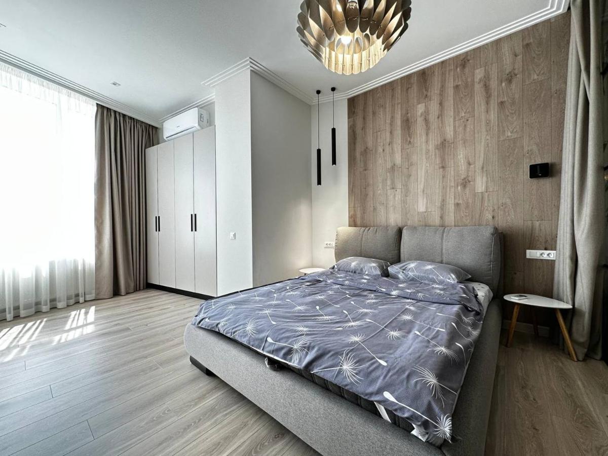 Sea Symphony 3-Bedrooms Lux Apartment Одесса Экстерьер фото
